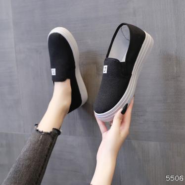  new canvas shoes, female students' casual cloth shoes, Korean version, one foot women's shoes, thick soled lazy little white shoes