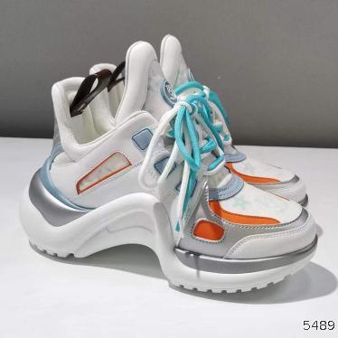  European and Korean high-end new thick soled leisure sports fashion daddy shoes single shoes women's net red women's shoes of the same type