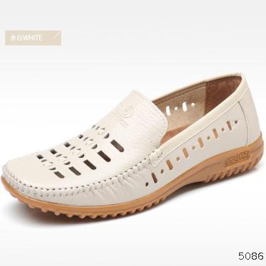  summer light sandals men's breathable middle-aged and elderly hole shoes soft soled anti slip dad's shoes hollow out casual men's sandals