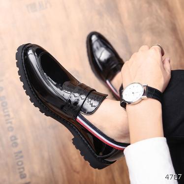  summer Korean fashion men's casual small leather shoes, England breathable, one foot on lazy shoes, versatile tips