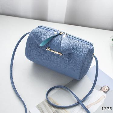 Fashionable mobile phone bag