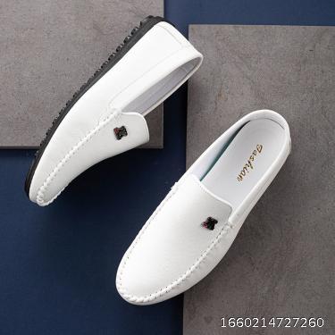  2022 new white bean shoes, men's spring and summer fashion, breathable lazy shoes, simple men's leisure shoes for driving