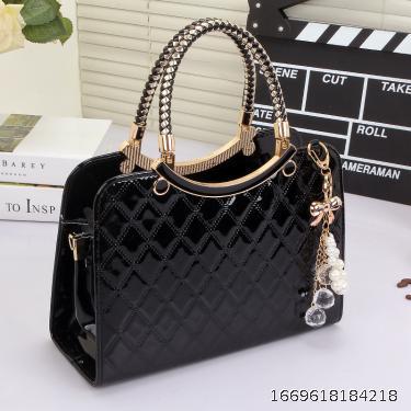 2022 New Fashion Korean Single Shoulder Bag Crossbody Bag Women's Versatile Handbag Fashion Bag