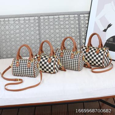 2022 New Pillow Bag Boston One Shoulder Crossbody Bag Versatile Plaid Cylinder Handbag