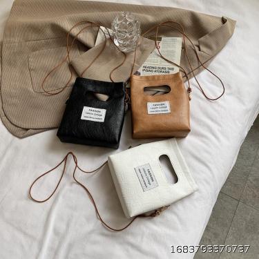 2023 Spring/Summer New Fashionable Mobile Phone Bag High Grade Internet Red Versatile Texture Handbill Shoulder Crossbody Bag