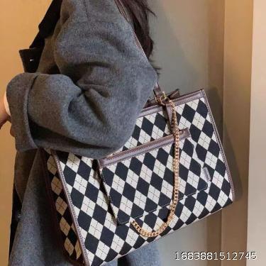 New Trendy Advanced Fashionable and Large Capacity 2023 Commuter One Shoulder Bag