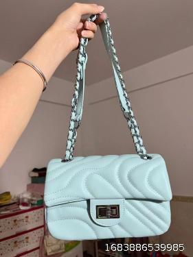 Beauty Design Temperament Small Fragrance Wind 2023 Embroidered Thread Lock Chain Bag Fashion Versatile One Shoulder Crossbody Bag