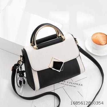 Fashion Versatile Bag Women's Advanced Sense 2023 New Korean Handheld Foreign Style Crossbody One Shoulder Back Large Capacity Bag