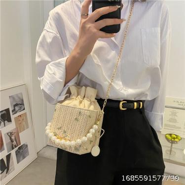 High Beauty Bag Women's 2023 New Fashion Korean Version Fashion Chain Crossbody Bag Foreign Style Pearl One Shoulder Small Square Women's Bag