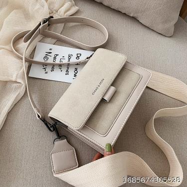 chic Small Bag Women's 2022 New Korean Version Small Square Bag Wide Shoulder Strap Fashion Versatile One Shoulder Crossbody Bag