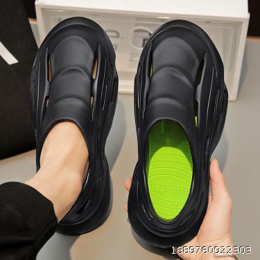Sandals Men's New Summer Soft Sole Wading Beach Shoes Men's Rainy Sports Baotou Dual purpose Mesh Red Hole Shoes