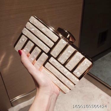 Hand held banquet bag, celebrity dress, grab bag, high-end diagonal cross wedding banquet chain, women's bag