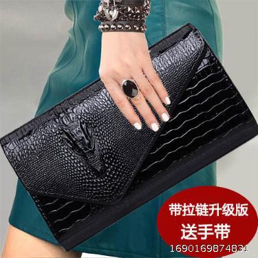 Crocodile Pattern Handheld Bag Women's Fashion Handheld Bag Bright Leather Temperament Hundred Pairs Handheld Bag Korean Version Small Bag Crossbody Large Capacity