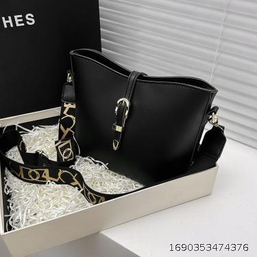 Large capacity bag, summer women's bag, fashionable bucket bag, niche trend, one shoulder crossbody bag