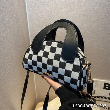 Checkered black and white checkered women's bag Street trend Checkerboard trend Simple portable shoulder bag Crossbody bag