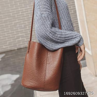 2020 New Vintage Bucket Bag Reversed Plush Oil Leather Handbag Crossbody Bag Women's Bag High Capacity Shopping Bag