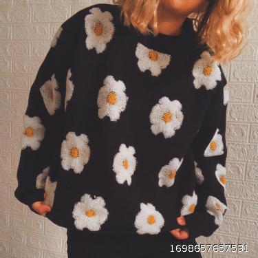 Casual Little Daisy Embroidery Black and White Contrast Round Neck Long Sleeve Pullover Sweater