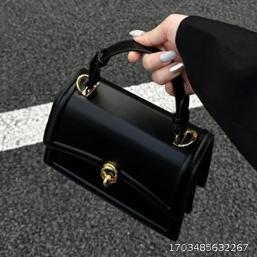 High quality, niche design, black fashionable commuting crossbody bag