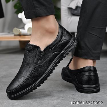 2023 Autumn New Business Casual Leather Shoes Men's Soft Sole Middle aged Single Shoes Cowhide Men's Bean Shoes Flat Heels Men's Shoes