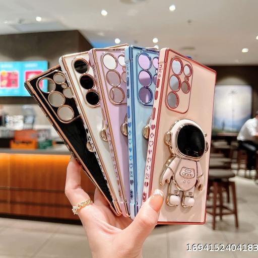 Samsung S23 Ultra Astronaut Stand Phone Case Protector
