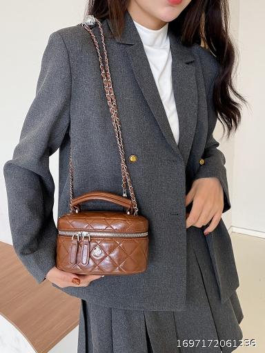 2023 New Women's Bag, Small Fragrant Style, Advanced Sense Cross Body Bag, Autumn and Winter Embroidered Thread Handbag, Light Luxury