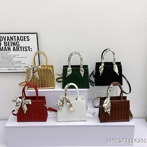 Casual One Shoulder Oblique Straddle Handheld Simple Retro Western Style Bag Handheld Small Square Bag