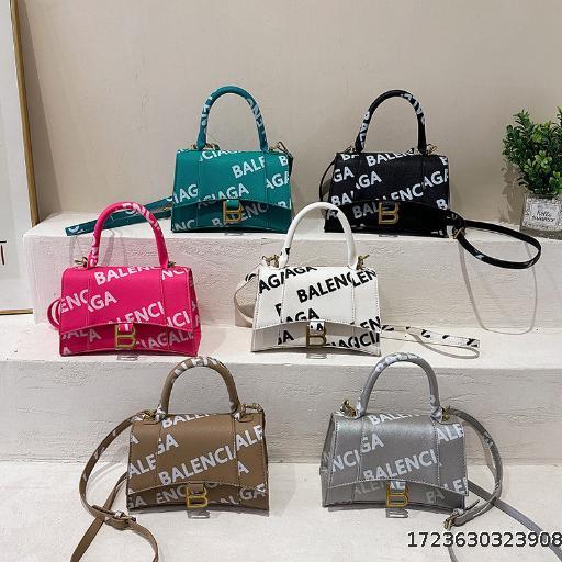 Winter New Commuter Letter Bag for Women 2023 Trendy and Popular, niche design, fashionable and versatile, single shoulder crossbody handbag