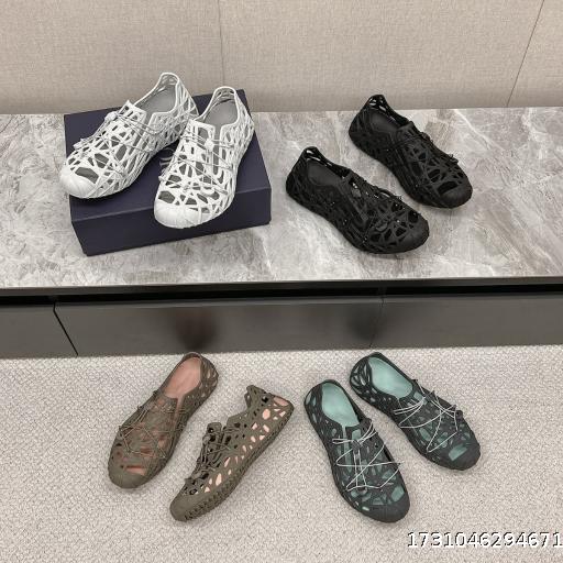 Hollow out Design Curved Vine Grid Pattern Men's Slippers Sandals Sports and Leisure