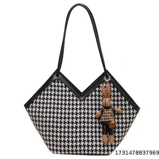 Thousand Bird Grid Bag