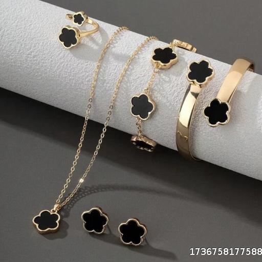 Sparkling Lucky Flower Jewelry Set Acrylic Bracelet Bracelet Five Leaf Grass Necklace Ring Earnail Female