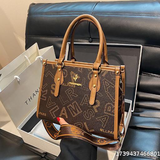 Women's new style light luxury retro print versatile large capacity shoulder handbag tote bag