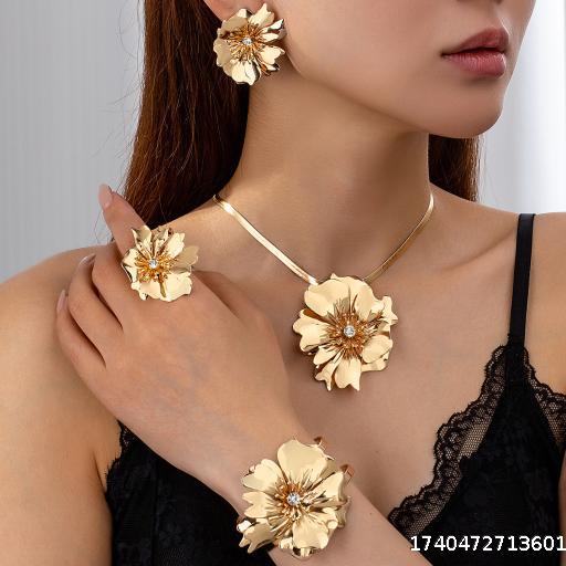 New 5-piece Fashion Luxury Accessories Flower Inlaid Necklace Bracelet Women's Jewelry Set