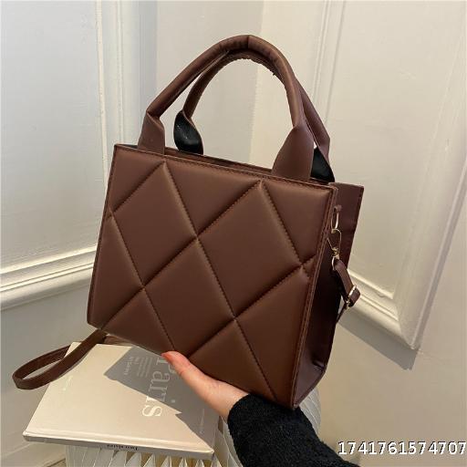 [wholesale] Elegant solid color bag for women 2021 new winter diamond grid candy color hand-held shoulder crossbody bag, simple small square bag