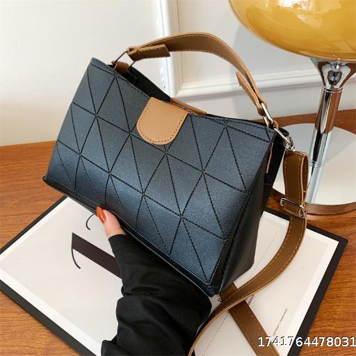[wholesale] Simple and popular casual women's bag 2022 summer new fashion single shoulder crossbody stylish handbag tote bag