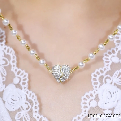 Magnetic heart pearl necklace