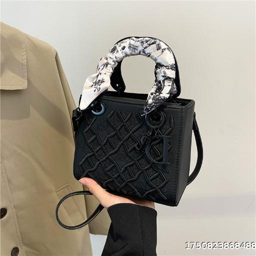 Fashionable hand-held high-grade heavy embroidered silk scarf shoulder crossbody bag