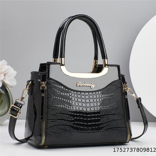 Fashionable, atmospheric, simple and versatile one shoulder crossbody handbag