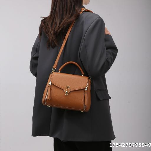 fashionable middle-aged women's messenger bag handbag