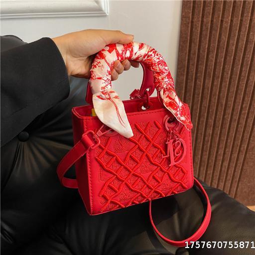  Embroidered Women's Handbag 2025 New Fashionable Women's Handbag, Single Shoulder, Cross Shoulder, Daifei Bag