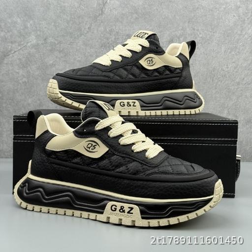 2026 New Dad Thick Bottom Casual Board Shoes Splicing Fashion Trend Light Luxury Versatile High End Men's Shoes Trend