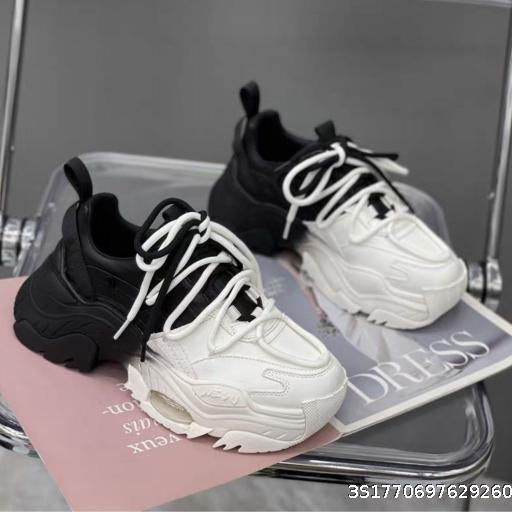  European Station Women's Spring and Autumn Fried Street Thick Bottom Height Increasing Versatile Color blocked Dad Shoes European Goods Sports Shoes Show Thin Color blocked Design