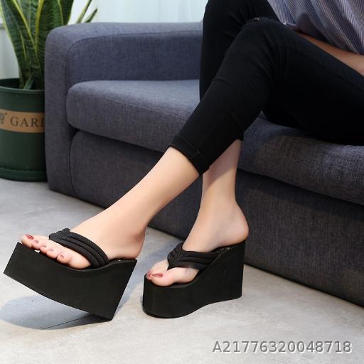  Thick soled, anti slip, wear-resistant, fashionable and versatile women's cloth bag slippers for wearing outside