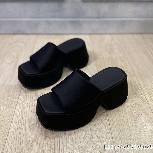 Extremely Simple Thick Bottom Cool Dragging Women 2025 Summer Fashion Outerwear Holiday Slippers Small Height Increase Leisure One Word Dragging Trend