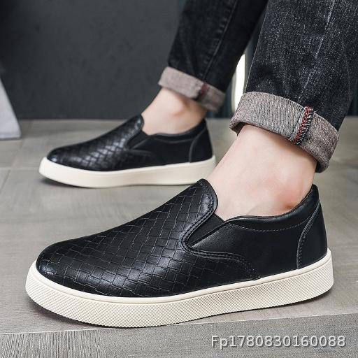 Spring and Summer Men's Shoes Black Versatile Casual Shoes One Foot Kick Set Foot Flat Lightweight Board Shoes Men's Summer Breathable In Stock