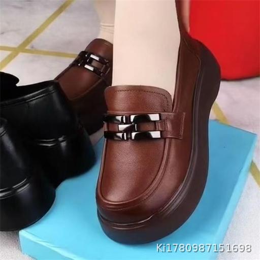  2026 Spring and Autumn New Soft Leather Retro Single Shoes Thick soled Sponge Cake Soft soled Le Fu Shoes for Women Round Headed Lightweight Leather Shoes for Women