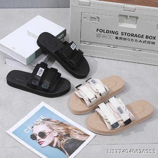  Hong Kong Style Slippers 2026 Summer New Korean Edition Fashion Flat Bottom Outerwear Couple One Word Drag Male Vietnam Beach Cool Drag
