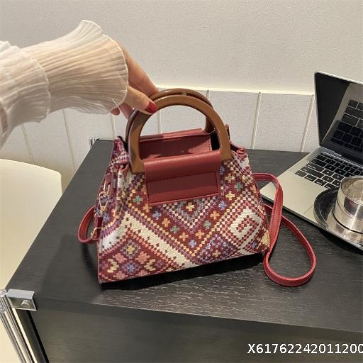 Ethnic Style Personalized Handheld Women's Bag 2025 Winter Western Style Underarm Bag Checkered Fashion Art Retro Small Square Bag for Women