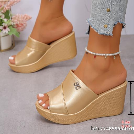 Large Fish Mouth Slope Heel Slippers for Women in Europe and America Thick Bottom Sponge Cake Wish2025 Summer New Water Diamond Cool Slippers