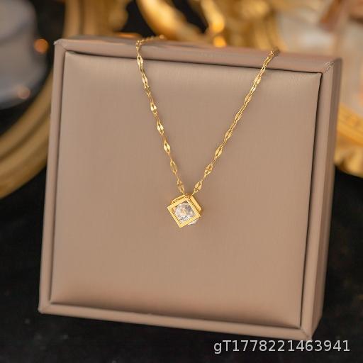 Non fading Titanium Steel Necklace for Women, Versatile, Small and Unique Accessories, High End, Exquisite, Internet Celebrity, Sweater Chain, Simple Copper Pendant