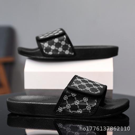 Men's summer European and American one-piece slippers for wearing outside, cool slippers for indoor use